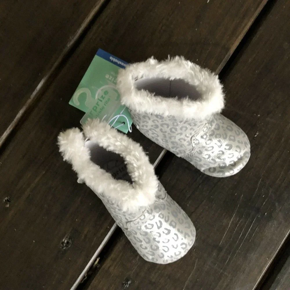 Girl’s Surprize by Stride Rite Boots Silver Leopard Faux Fur Size 6-12 Months